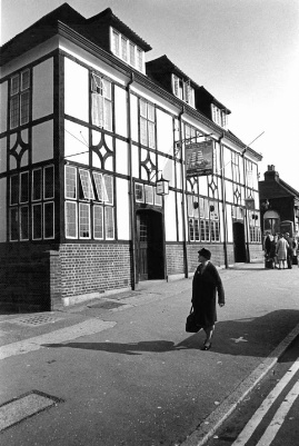 The Fellowship Inn, 1925